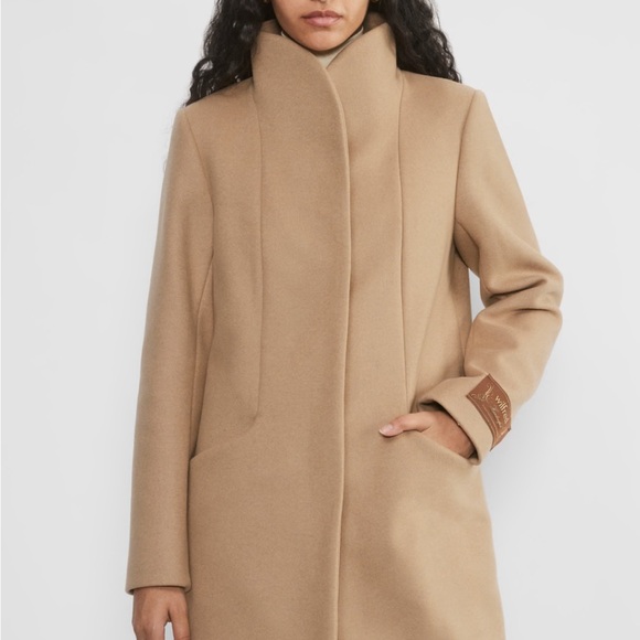 Aritzia Cocoon Wool Cashmere Coat size Medium - Picture 2 of 11